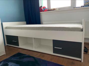 1 persoonsbed beschikbaar voor biedingen