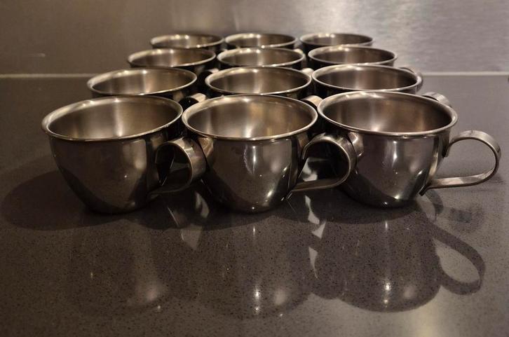 Vintage Motta Italy espressokopjes 12 stuks, roestvrijstaal., Huis en Inrichting, Keuken | Potten en Pannen, Ophalen of Verzenden