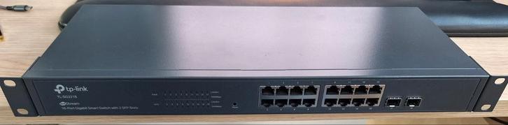TP-Link TL-SG2218 16-Poort Gigabit Smart Switch, Computers en Software, Netwerk switches, Zo goed als nieuw, Ophalen of Verzenden