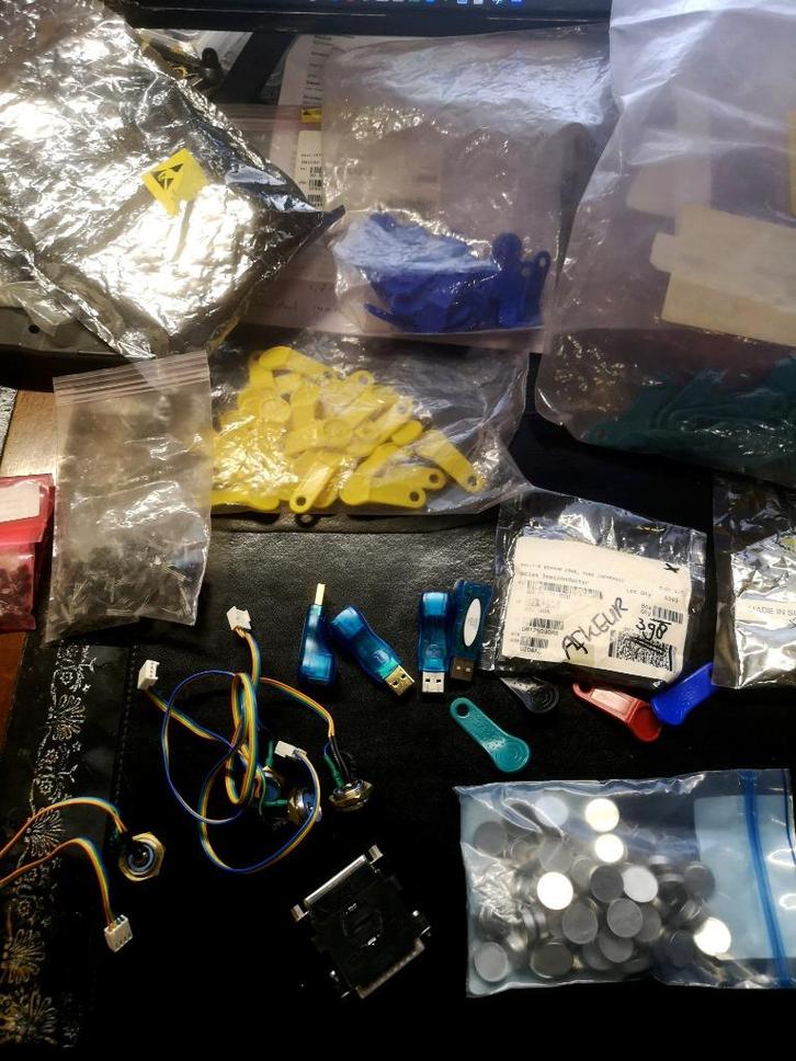 Allerlei Dallas 1-wire componenten, Hobby en Vrije tijd, Elektronica-componenten, Nieuw, Ophalen of Verzenden