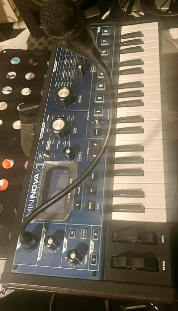 MININOVA Synthesizer NOVATION beschikbaar voor biedingen