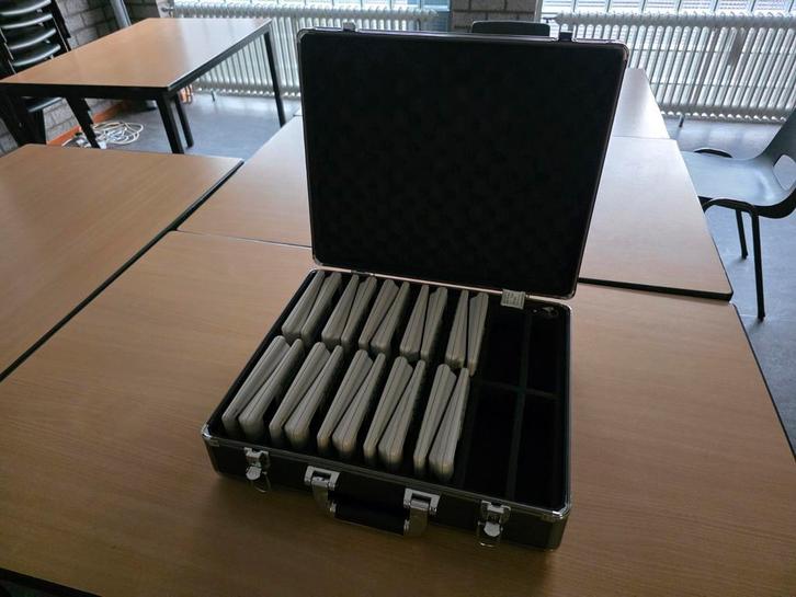 Bridgemate's 2 - Compleet met koffer en basisstation, Hobby en Vrije tijd, Gezelschapsspellen | Bordspellen, Gebruikt, Vijf spelers of meer