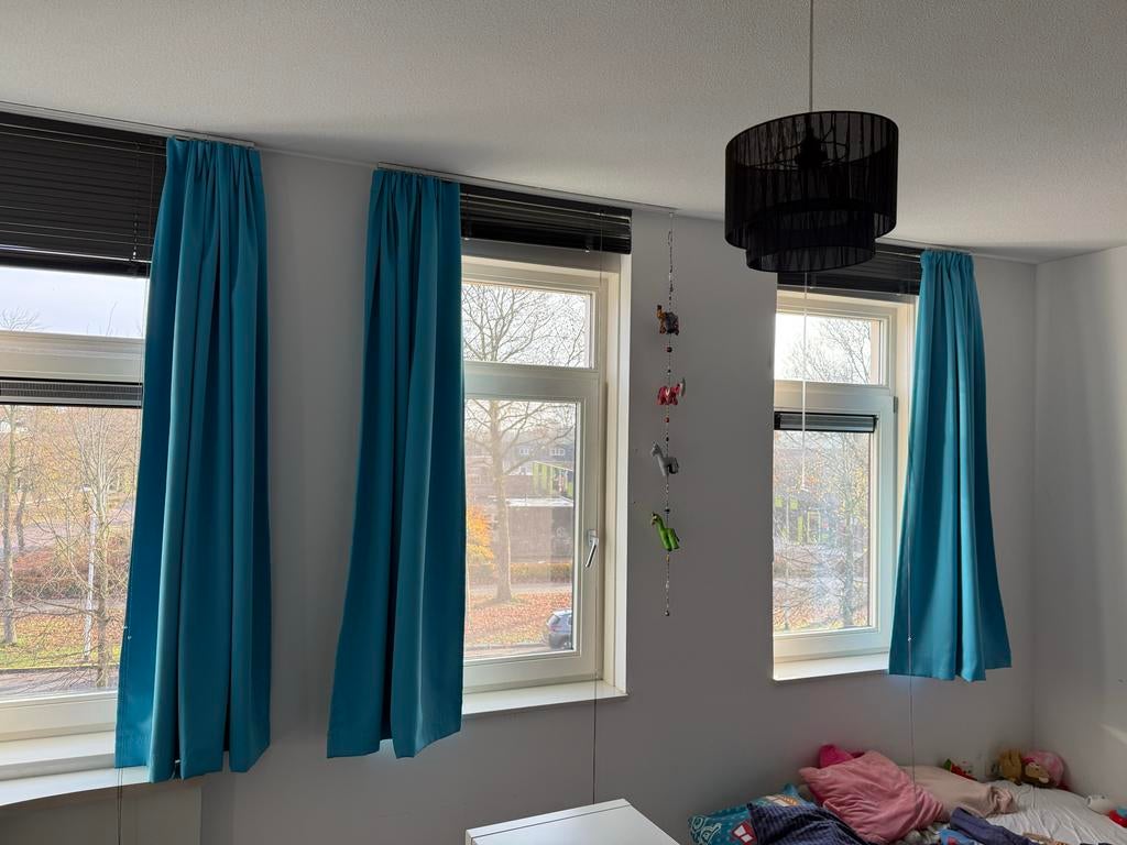 Leuke kinderkamer gordijnen met haakjes, Gebruikt, 100 tot 150 cm, Blauw, Ophalen of Verzenden