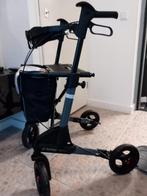 Rollator met boodschappentasje, Ophalen