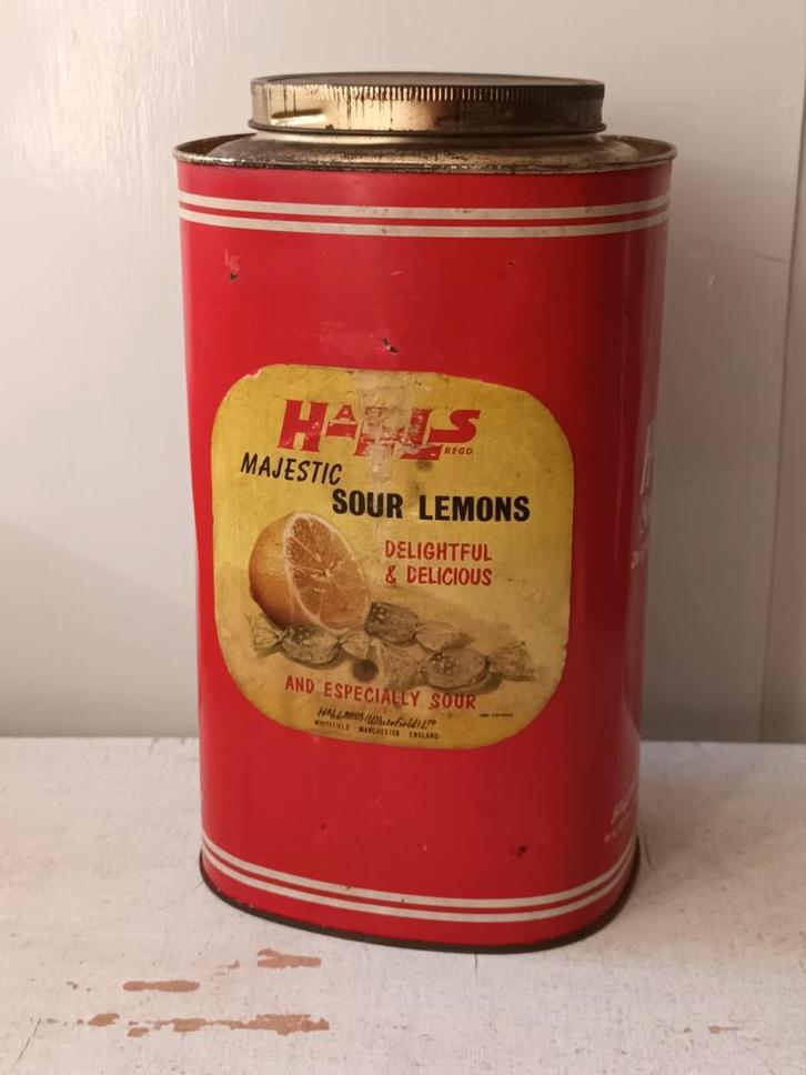 Vintage Halls Snoep Blik - Majestic Sour Lemons, Verzamelen, Blikken, Gebruikt, Koek(jes), Overige merken, Ophalen of Verzenden