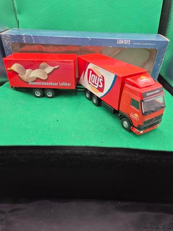 247 volvo FH12 smiths  Lays 1/50 liontoys  beschikbaar voor biedingen