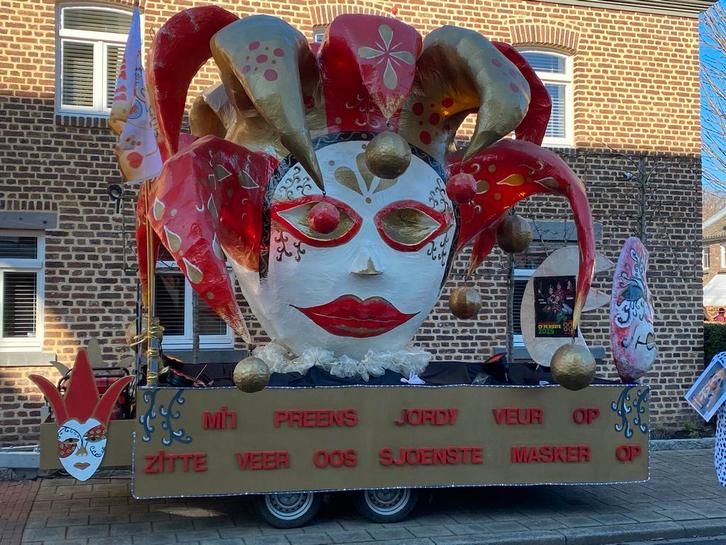 Carnavalswagen Venetiaans masker, Hobby en Vrije tijd, Feestartikelen, Zo goed als nieuw, Ophalen