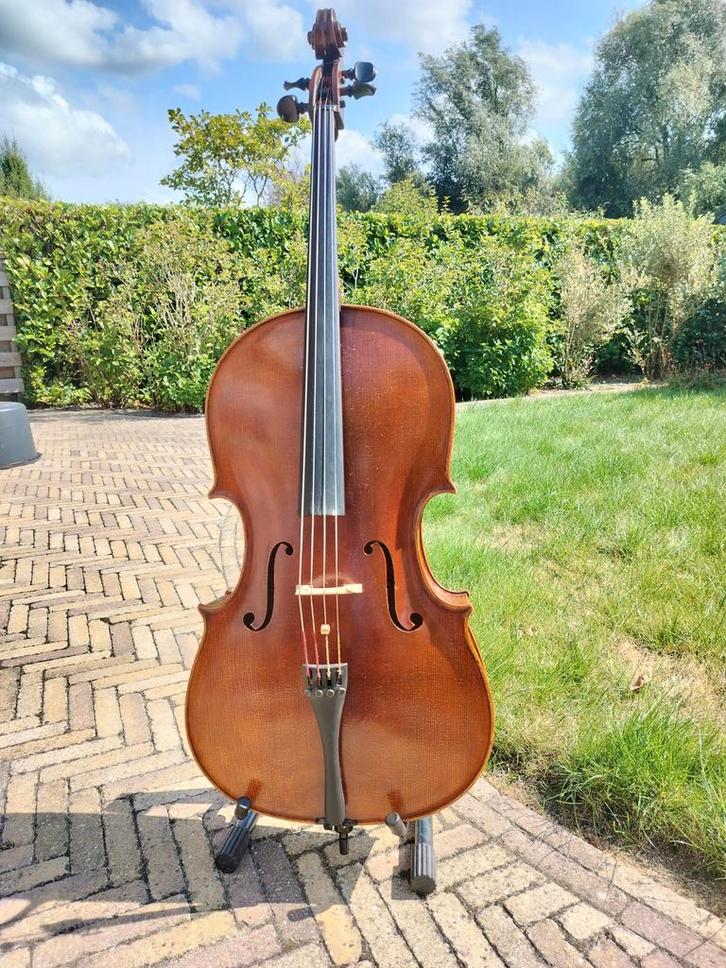 4/4 Cello, Muziek en Instrumenten, Strijkinstrumenten | Cello's, Gebruikt, 4/4-cello, Met koffer, Ophalen of Verzenden