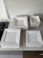 Servies porselein wit vierkant, Huis en Inrichting, Keuken | Servies, Verzenden, Zo goed als nieuw, Porselein, Bord(en)