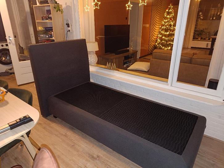 Karlsson boxspring bed, Huis en Inrichting, Slaapkamer | Boxsprings, Gebruikt, 100 cm, 220 cm, Eenpersoons, Grijs, Ophalen