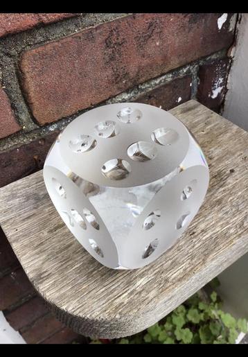 Grote kristallen glazen bobbelsteen vierkant, ong 6,7cm glas beschikbaar voor biedingen