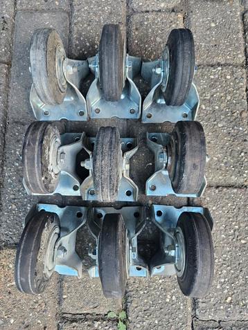9 Stevige Achterkant Wieltjes - 105x80mm beschikbaar voor biedingen
