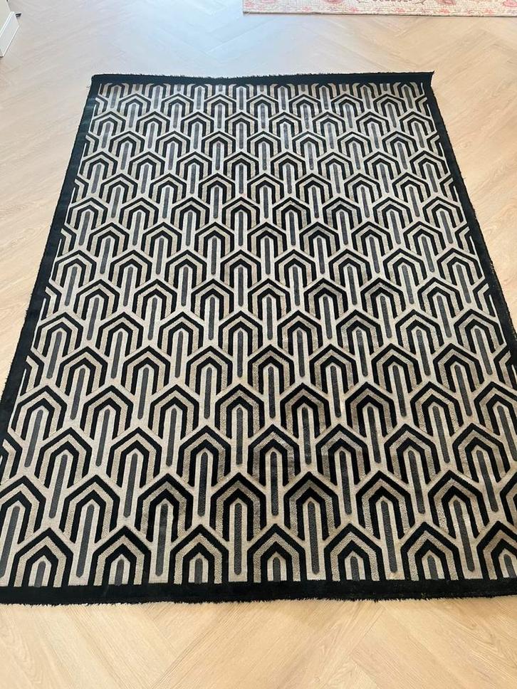 Zuiver Dutchbone Loods 5 vloerkleed Beverly zwart 170x240 cm, Huis en Inrichting, Stoffering | Tapijten en Kleden, Zo goed als nieuw
