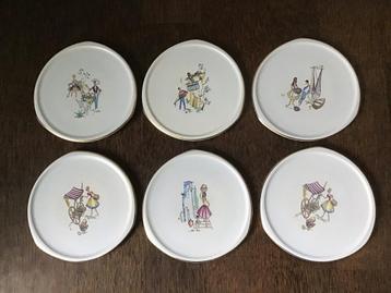 6 Flora gebaksbordjes met retro decor beschikbaar voor biedingen