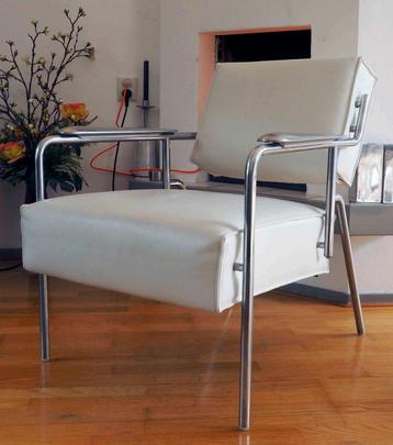 Spunk fauteuil wit | Roderick Vos | Design on Stock beschikbaar voor biedingen