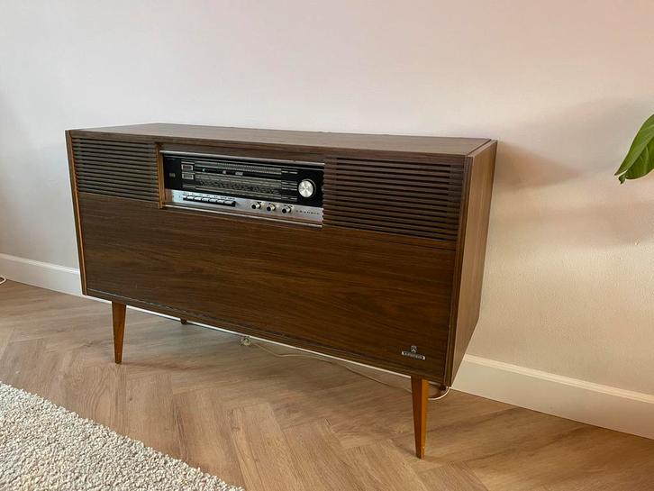 Grundig Vintage Radio Kast met Platenspeler, Antiek en Kunst, Antiek | Meubels | Kasten, Ophalen
