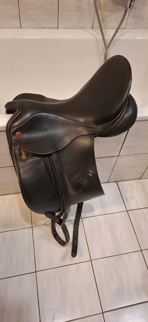 Albion ledgend dressuurzadel boom wijd, Dieren en Toebehoren, Paarden en Pony's | Zadels, Gebruikt, Dressuur, Ophalen of Verzenden