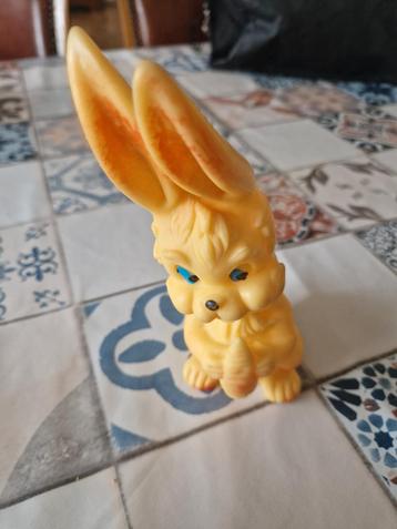Vintage Gele Rubberen Konijn Speelgoed beschikbaar voor biedingen