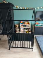 Babybox zwart huisje, Ophalen, Zo goed als nieuw