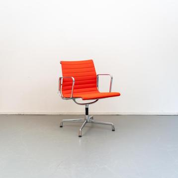 19x Vitra Eames EA 107 Stoel Poppy Red Hopsak - Chroom beschikbaar voor biedingen