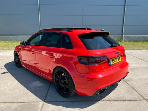Audi RS3 2.5 270KW Sportback 2015 Rood Full options AUT/PANO, Auto's, Audi, Particulier, RS3, 4x4, Achteruitrijcamera, Adaptieve lichten