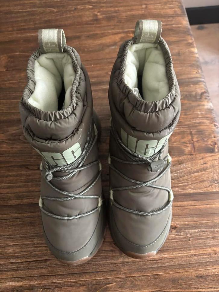 Ugg Snowboots Maat 38 - nieuw!, Kleding | Dames, Schoenen, Nieuw, Snowboots, Groen, Ophalen of Verzenden
