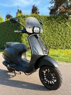 Vespa Sprint ~ Akrapovic ~ Full Option ~ 2022, Maximaal 45 km/u, Ophalen of Verzenden, Zo goed als nieuw, 50 cc