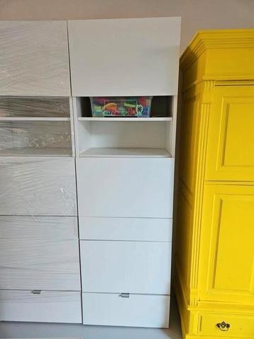 Bestå kast - 193x60x42 - met deurtjes en lades beschikbaar voor biedingen