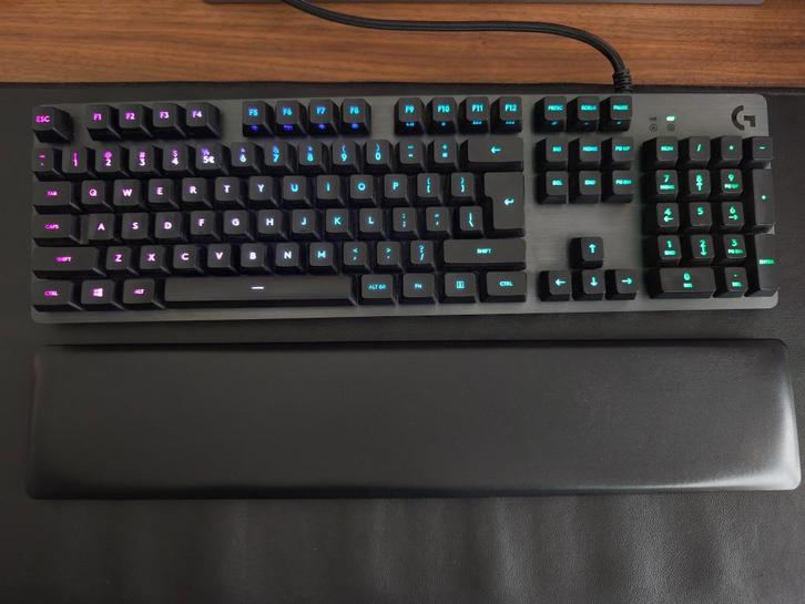 Logitech G513 Carbon (tactile switches), Computers en Software, Toetsenborden, Gebruikt, Qwerty, Bedraad, Gaming toetsenbord, Multimediatoetsen