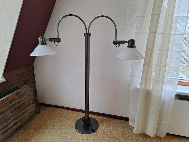 Vintage design dubbele vloerlamp Koch & Lowy, Huis en Inrichting, Lampen | Vloerlampen, Zo goed als nieuw, 150 tot 200 cm, Metaal