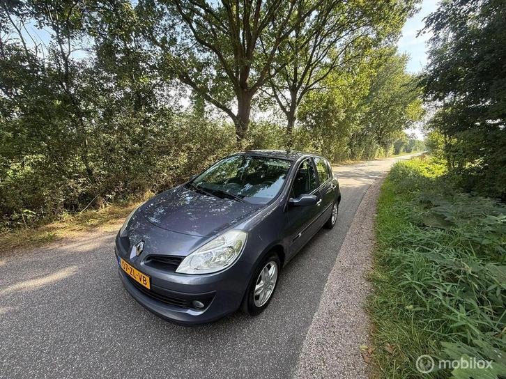 Renault Clio 1.6-16V Dynamique Apk 28-04-2026, Auto's, Renault, Bedrijf, Te koop, Clio, ABS, Airbags, Airconditioning, Alarm, Boordcomputer