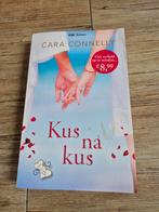 Kus na kus - Cara Connelly Roman, Boeken, Ophalen of Verzenden, Gelezen, Cara Connelly