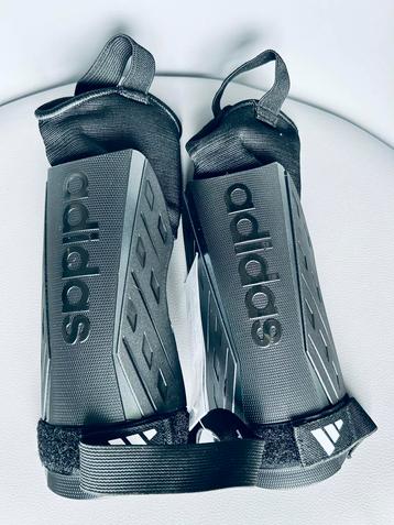 Nieuw Adidas Predator Scheenbeschermers Maat XL 185-195 cm beschikbaar voor biedingen