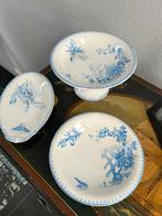 Antiek servies, taartplateau, schaaltje en een diep bord., Antiek en Kunst, Antiek | Servies los, Ophalen