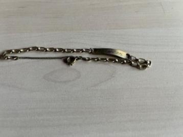 Armbanden beschikbaar voor biedingen