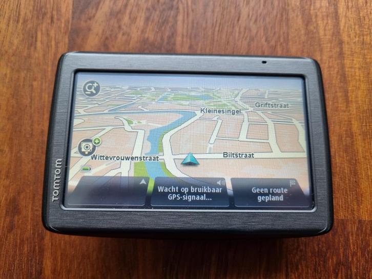 TomTom Via 135M auto navigatie (life-time updates), Auto diversen, Autonavigatie, Zo goed als nieuw, Ophalen