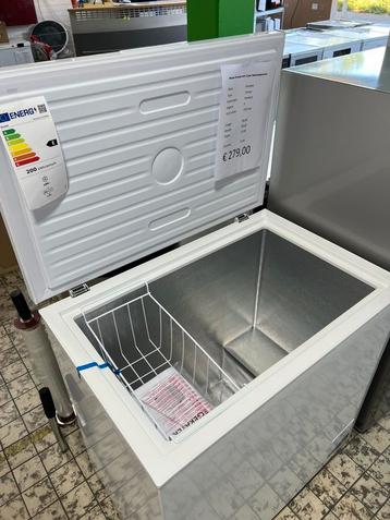 Vriezer geratek 84 hoog 82 breed 55 diep nieuw beschikbaar voor biedingen