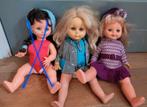 2 vintage poppen / Schildpad / Bella /jaren 70 met kleding, Ophalen of Verzenden, Gebruikt, Pop