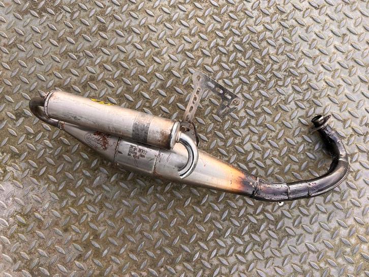 Jama Laser terugloop uitlaat Piaggio 2 takt 50cc 70cc Zip SP, Fietsen en Brommers, Brommers | Tuning en Styling, Zo goed als nieuw