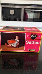 Sindy vintage settee bank nieuw in originele doos!, Ophalen of Verzenden, Nieuw, Poppenhuis