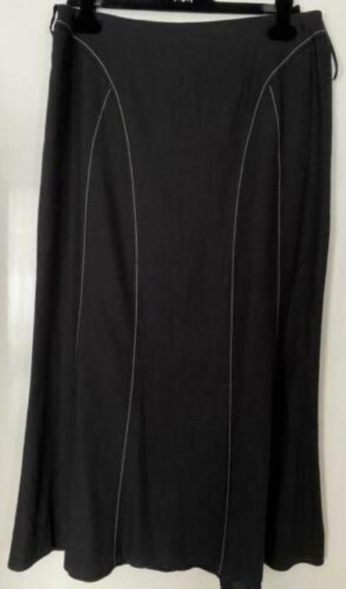 Wallis rok maat 40/42, Kleding | Dames, Rokken, Zo goed als nieuw, Maat 42/44 (L), Zwart, Onder de knie, Ophalen of Verzenden