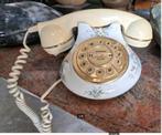 Royal Albert Constance antieke telefoon, Ophalen