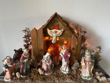 Handgemaakte Kerststal met Beeldjes beschikbaar voor biedingen