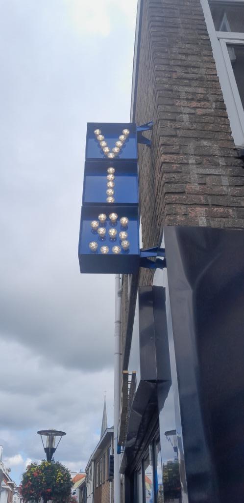 Lichtreclame  moet weg. T.E.A.B., Verzamelen, Merken en Reclamevoorwerpen, Zo goed als nieuw, Reclamebord, Ophalen