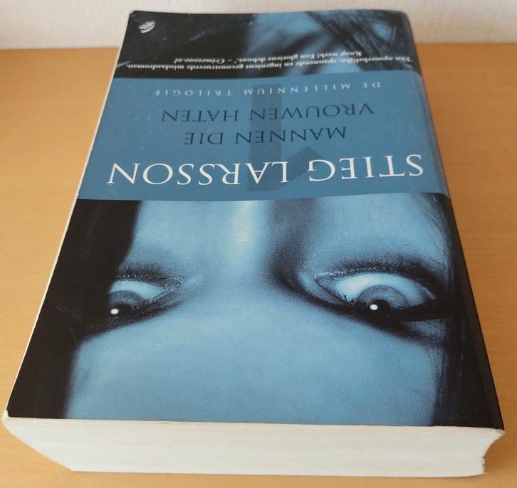 Mannen die vrouwen haten-Stieg Larsson -Millenniumreeks dl.1, Boeken, Thrillers, Gelezen, Europa overig, Ophalen