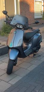 Vespa sprint 2022 kenteken 2010! Brom plaat, Fietsen en Brommers, Scooters | Vespa, Ophalen, Overige modellen, Zo goed als nieuw