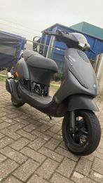 Piaggio zip 70cc 2takt 2017, Fietsen en Brommers, Scooters | Piaggio, Ophalen of Verzenden, Zo goed als nieuw