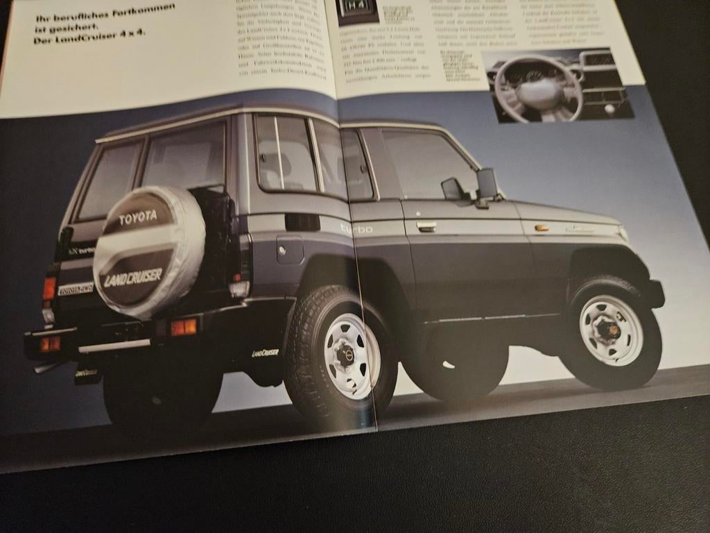 Brochure Toyota Landcruiser 4x4 1990, Ophalen of Verzenden, Zo goed als nieuw, Toyota