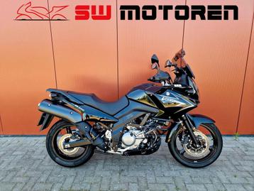 VSTROM DL 650, BLACK, SUPER NETTE MOTOR, LAGE KM. V-STROM beschikbaar voor biedingen