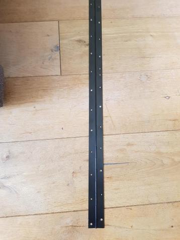 Pianoscharnier zwart  beschikbaar voor biedingen